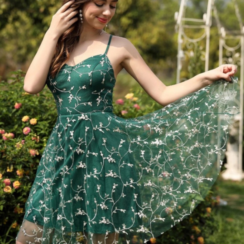 Embroidery Mesh Lace-up Back Cami Dress Dark Green Floral, L 8/10